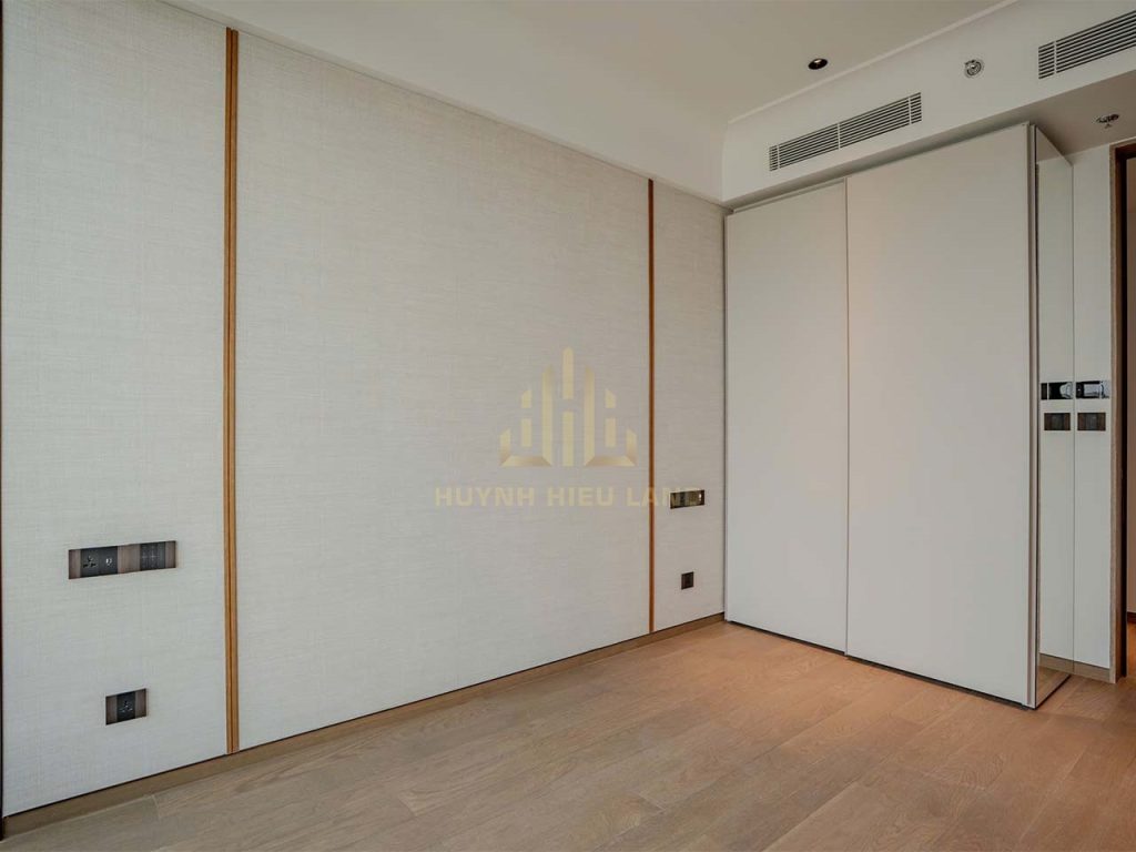 Phòng ngủ căn hộ 3 phòng ngủ tòa Sea - Grand Marina Saigon