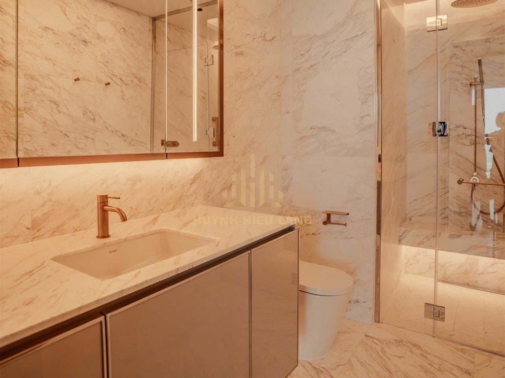 Phòng tắm căn hộ 3 phòng ngủ tòa Sea - Grand Marina Saigon