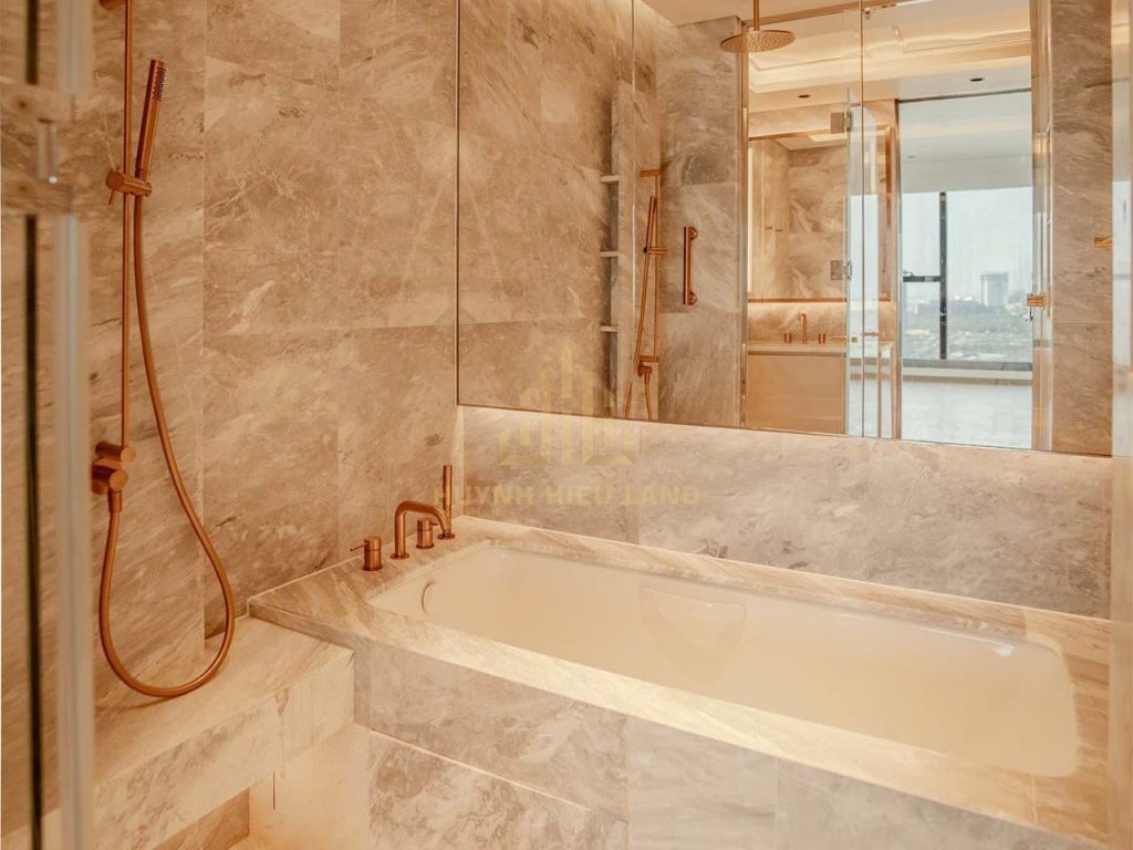 Phòng tắm căn hộ 3 phòng ngủ tòa Sea - Grand Marina Saigon