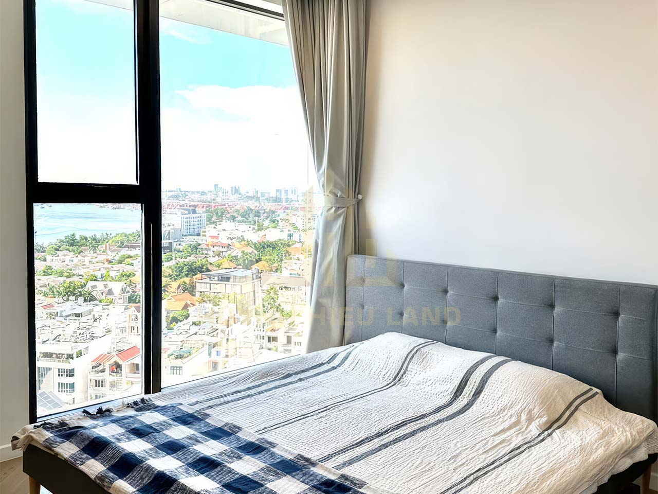 Căn hộ 3 phòng ngủ tòa East tại Lumiere Riverside Thảo Điền